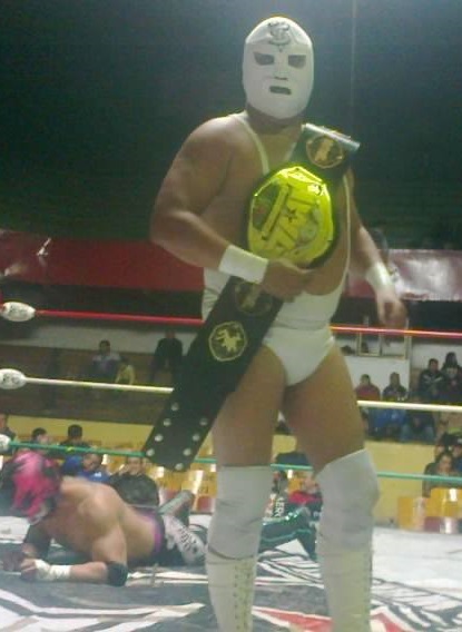 File:Medics 3 IWL camp ligero.jpg