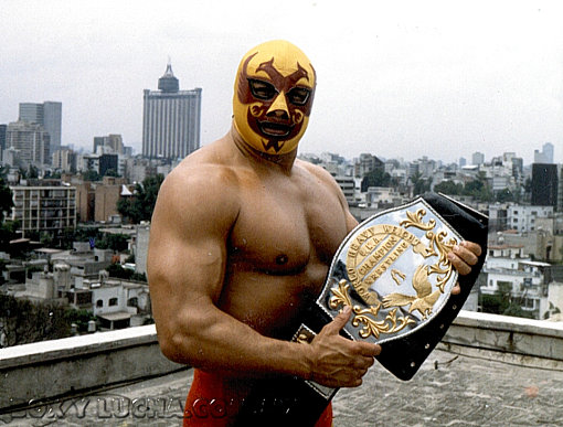 File:DosCaras UWAHeavy.jpg