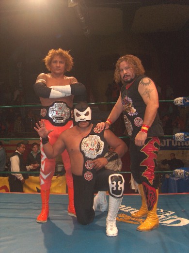 File:Iwrg trios veneno opera diablo.jpg