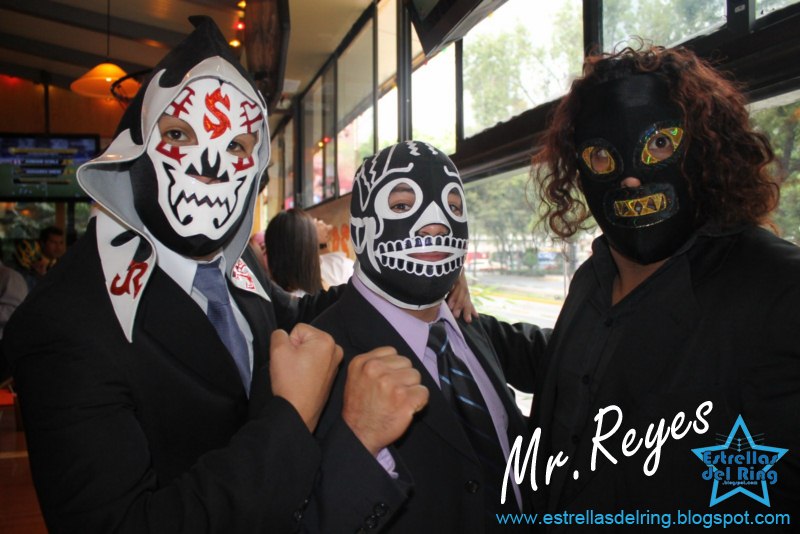 File:Ultratumba jr trio.jpg