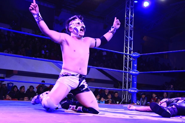 File:Dinastia aaa.jpg