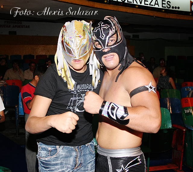 File:Astro Boy with the New Astro BoyII.jpg