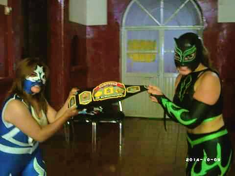 File:Magnífica maligna.jpg