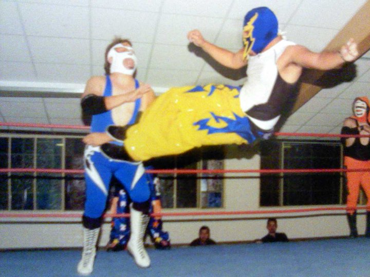 File:Voltio kicking.jpg