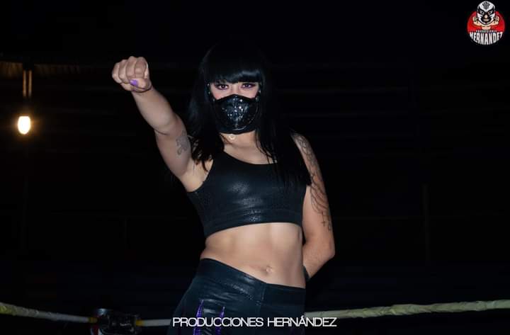 File:Domino 2022 black gear.jpg