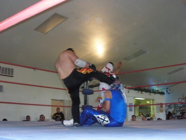 File:Jano kicking.jpg