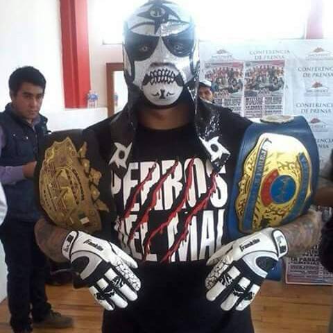 File:Pentagon jr double campeon.jpg