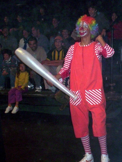 File:Cajita el Payaso Feliz 2011.jpg