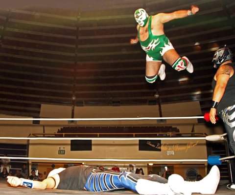 File:Dr. Maldad flying.jpg