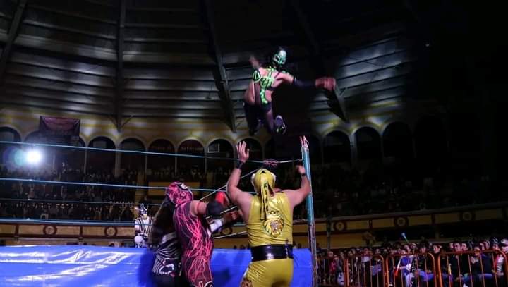 File:Cosmica action.jpg