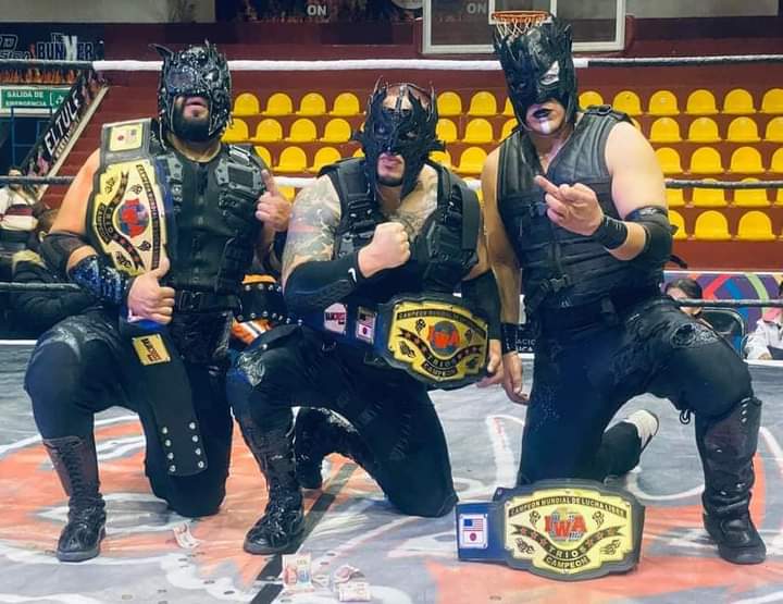 File:Maniacos Baja Cross.jpg