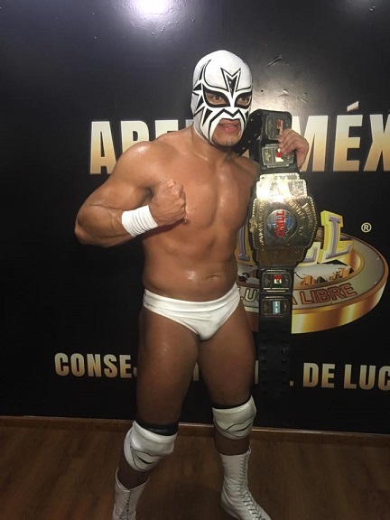 File:Mascara CMLL Lightheavy champ.jpg
