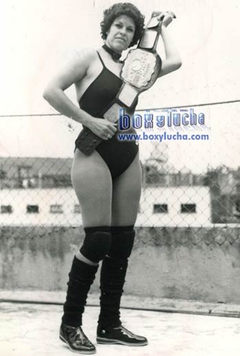 File:Mexwomen lamarquesa.jpg