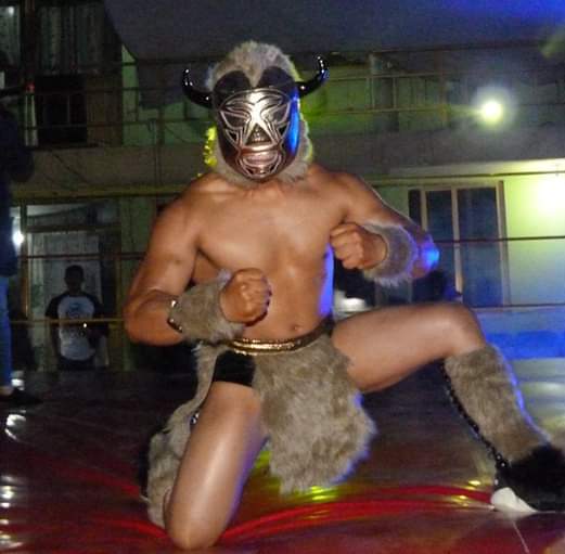 File:Minos CMLL.jpg