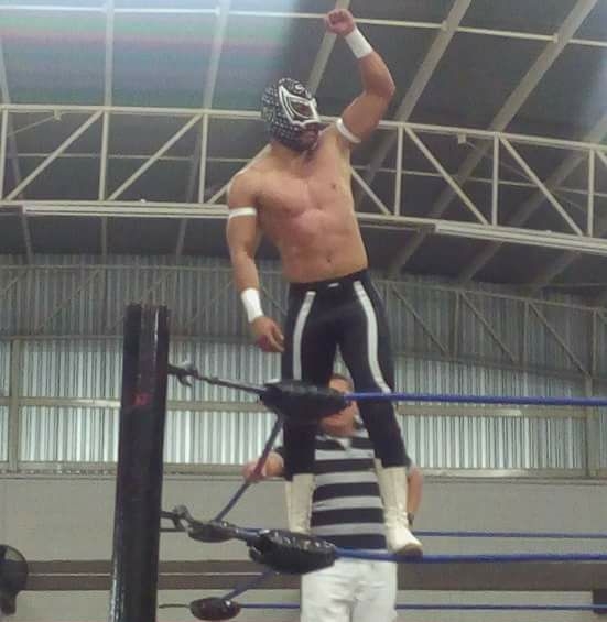 File:Torre Negra 2017.jpg