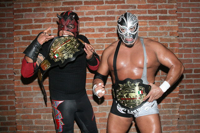 File:Aaatag ugladiador silverking.jpg