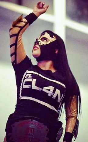 File:Reyna Dorada Full~2.jpg