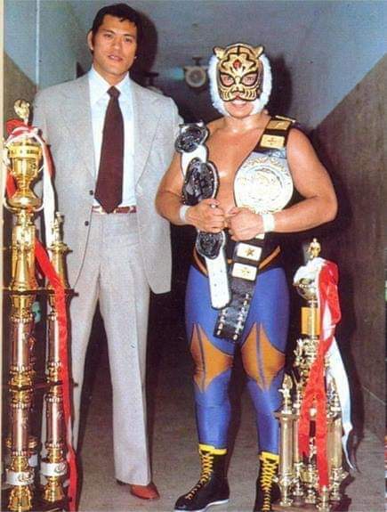 File:Tiger Mask Inoki.jpg