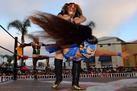 File:Aira spinning.jpg