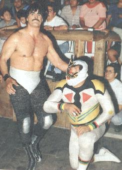 File:Vs Cien Caras.jpg