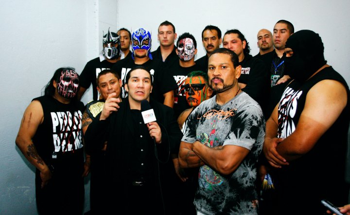 File:Perros Triplemania.jpg